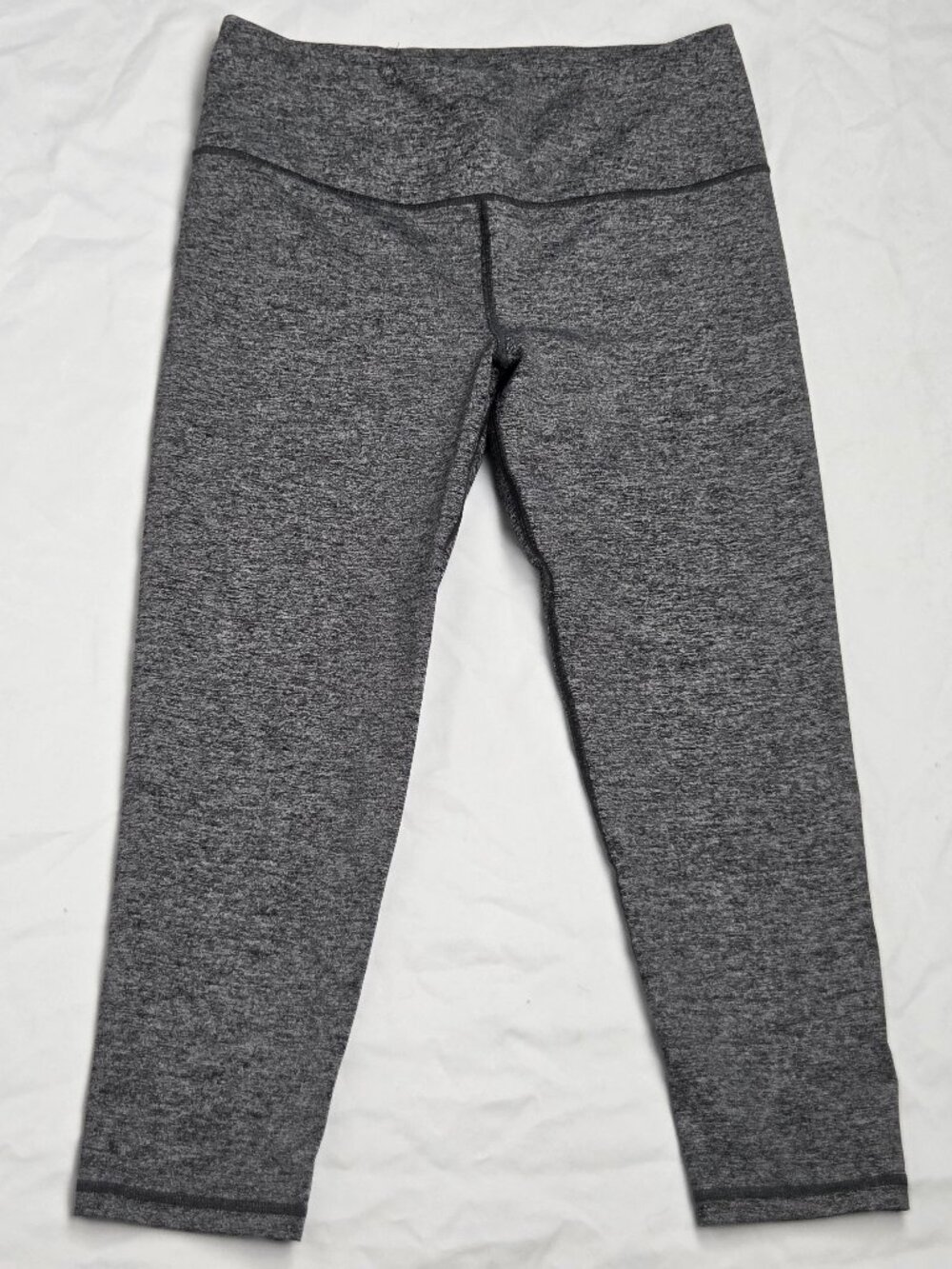 Victoria Secret Sport knockout leggings capri waistband pocket size M